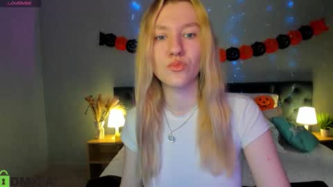 Snapshot of linarayy chatting on 10/22/25, 09:31 linarayy online show from 10/22/25, 09:31