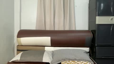 Snapshot of linaslayer chatting on 10/11/25, 02:00 Lexi online show from 10/11/25, 02:00