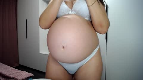 Lina Sparks online show from 12/03/24, 06:38