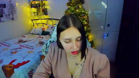 Lina online show from 12/18/25, 10:16