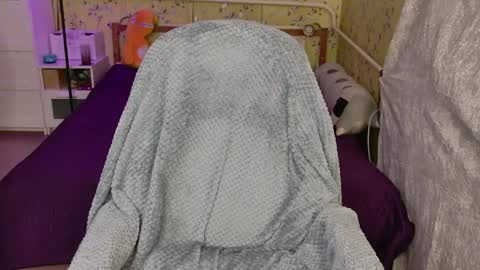 Luna online show from 04/28/26, 06:57