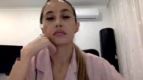 linavora online show from 12/04/25, 01:53