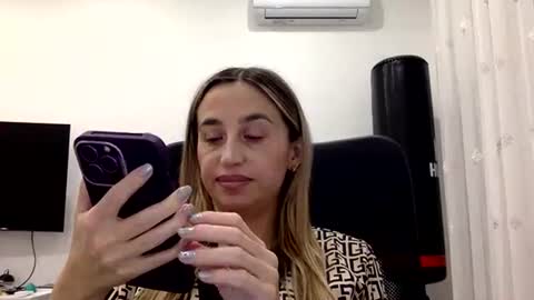 linavora online show from 12/13/25, 08:14