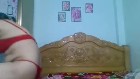 linda2493 online show from 09/18/25, 12:40