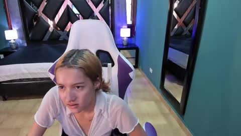  Linda  online show from 02/22/25, 06:41