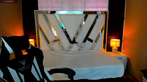  Linda  online show from 10/05/25, 01:31