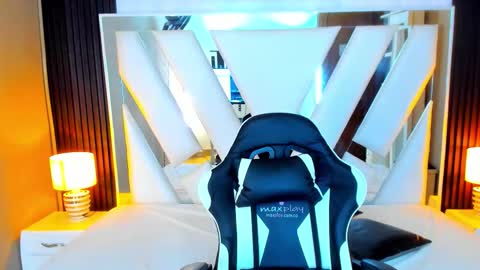  Linda  online show from 10/24/25, 06:15