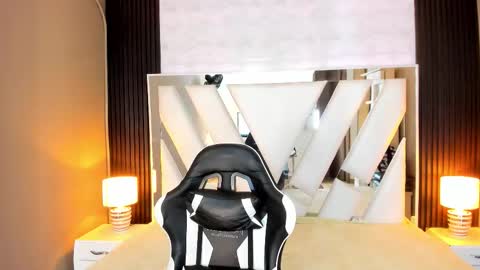  Linda  online show from 12/20/25, 06:26