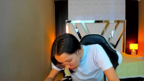  Linda  online show from 04/22/26, 07:04