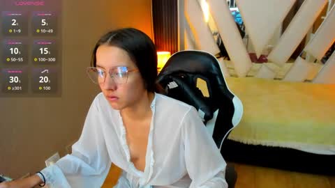 Snapshot of linda4petite chatting on 06/01/26, 06:31 Linda online show from 06/01/26, 06:31