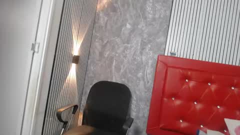 Snapshot of linda__mature chatting on 04/25/26, 01:41 Linda online show from 04/25/26, 01:41