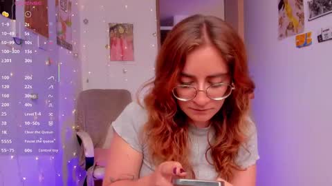 Giggles  online show from 09/19/25, 02:29