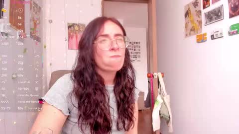 Snapshot of linda_giggle chatting on 10/22/25, 02:28 Giggles online show from 10/22/25, 02:28