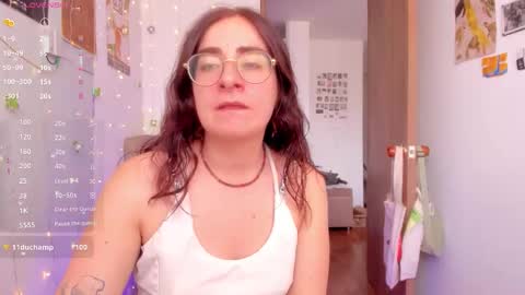Snapshot of linda_giggle chatting on 11/12/25, 03:01 Giggles online show from 11/12/25, 03:01