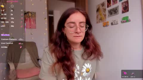 Snapshot of linda_giggle chatting on 12/03/25, 02:26 Giggles online show from 12/03/25, 02:26