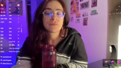 Snapshot of linda_giggle chatting on 05/29/26, 03:15 Giggles online show from 05/29/26, 03:15