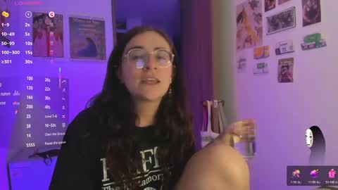 Snapshot of linda_giggle chatting on 06/04/26, 12:49 Giggles online show from 06/04/26, 12:49