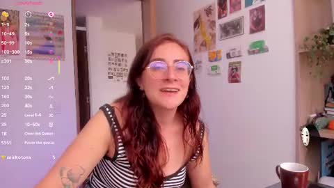 Snapshot of linda_giggle chatting on 06/10/26, 03:33 Giggles online show from 06/10/26, 03:33