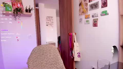 Snapshot of linda_giggle chatting on 06/22/26, 08:39 Giggles online show from 06/22/26, 08:39