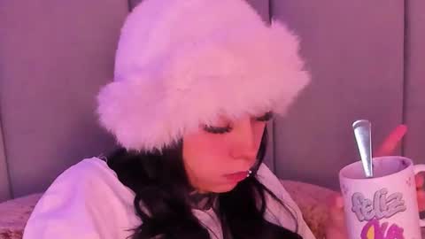 Lindaa maria  online show from 01/09/26, 06:05