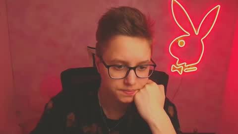 Linda online show from 03/12/25, 04:35