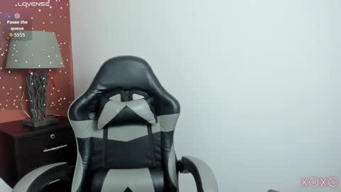 L I N D A online show from 02/12/26, 08:48