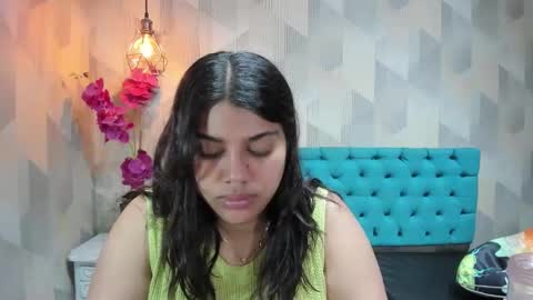 Snapshot of lindabreexlove chatting on 04/04/26, 12:35 online show from 04/04/26, 12:35
