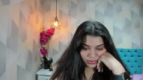 Snapshot of lindabreexlove chatting on 05/20/26, 06:03 online show from 05/20/26, 06:03