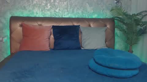 Linda online show from 01/09/26, 03:42