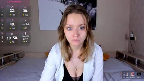 Snapshot of lindaeva chatting on 09/17/25, 09:00 Linda online show from 09/17/25, 09:00