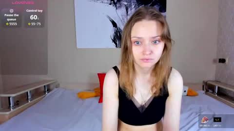 Snapshot of lindaeva chatting on 10/05/25, 02:10 Linda online show from 10/05/25, 02:10