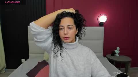 Linda online show from 09/19/25, 01:29
