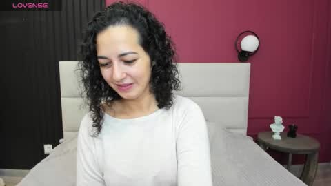 Linda online show from 09/28/25, 01:33
