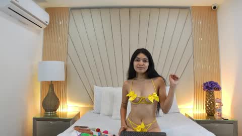 Snapshot of lindalove__ chatting on 04/11/26, 11:47 Linda love online show from 04/11/26, 11:47