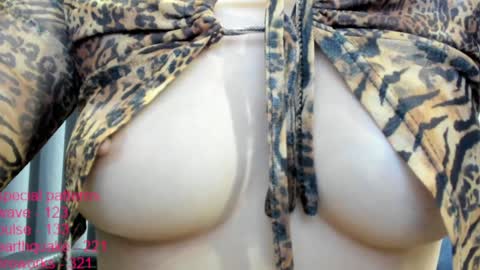 lindamei online show from 11/08/25, 01:55