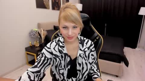 lindasandy online show from 10/13/25, 06:13
