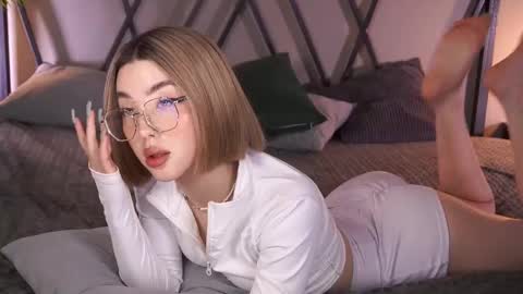 Snapshot of lindathacker chatting on 02/10/25, 08:09 your Linda is back online show from 02/10/25, 08:09