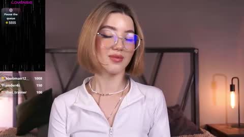 Snapshot of lindathacker chatting on 02/11/25, 11:32 your Linda is back online show from 02/11/25, 11:32