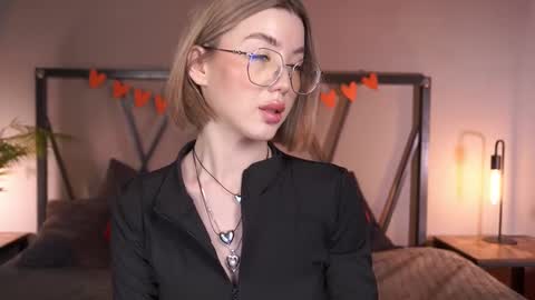 Snapshot of lindathacker chatting on 02/26/25, 10:58 your Linda is back online show from 02/26/25, 10:58