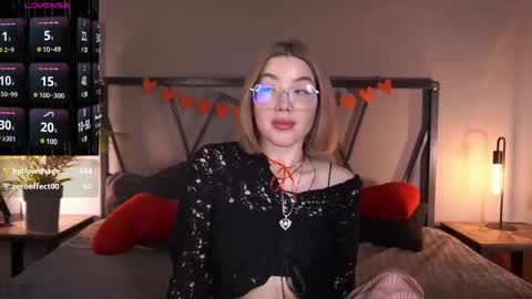 Snapshot of lindathacker chatting on 02/27/25, 10:59 your Linda is back online show from 02/27/25, 10:59