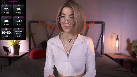 Snapshot of lindathacker chatting on 03/08/25, 04:56 your Linda is back online show from 03/08/25, 04:56
