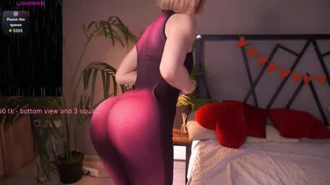 Snapshot of lindathacker chatting on 09/28/25, 04:18 your Linda is back online show from 09/28/25, 04:18
