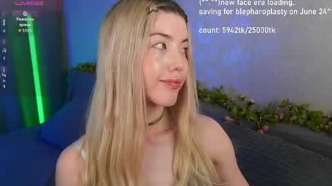 Snapshot of lindathackerr chatting on 06/02/26, 06:10 Linda online show from 06/02/26, 06:10
