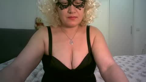 LindaXSmile online show from 02/23/25, 09:37