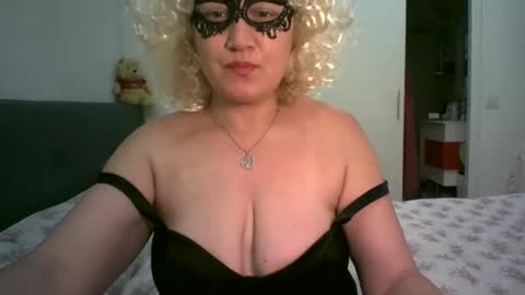 LindaXSmile online show from 02/24/25, 12:41