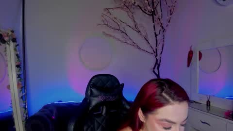 Lindsay    online show from 10/15/25, 05:51