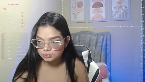 Snapshot of lindsay_sweet24 chatting on 10/12/25, 05:06 ana online show from 10/12/25, 05:06