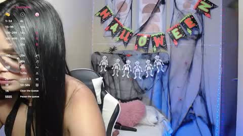 Snapshot of lindsay_sweet24 chatting on 10/23/25, 05:07 ana online show from 10/23/25, 05:07