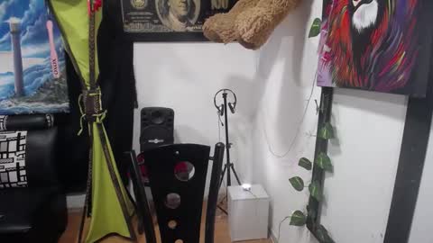 lindsey_2023 online show from 02/27/25, 06:50