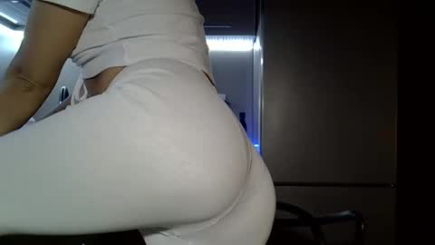 Anna online show from 11/11/25, 04:07